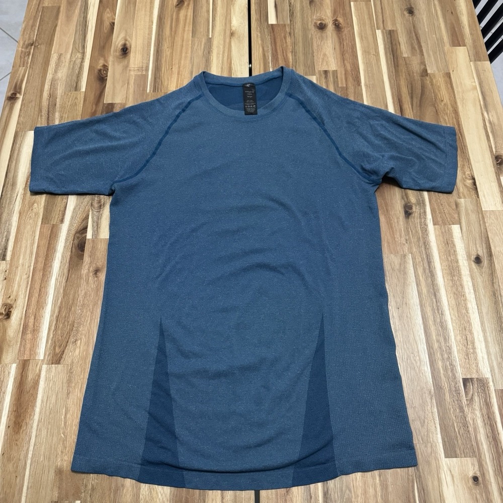 Hylete Shirt Mens L Blue Compression Athletic Gym Running Stretch Performance‎